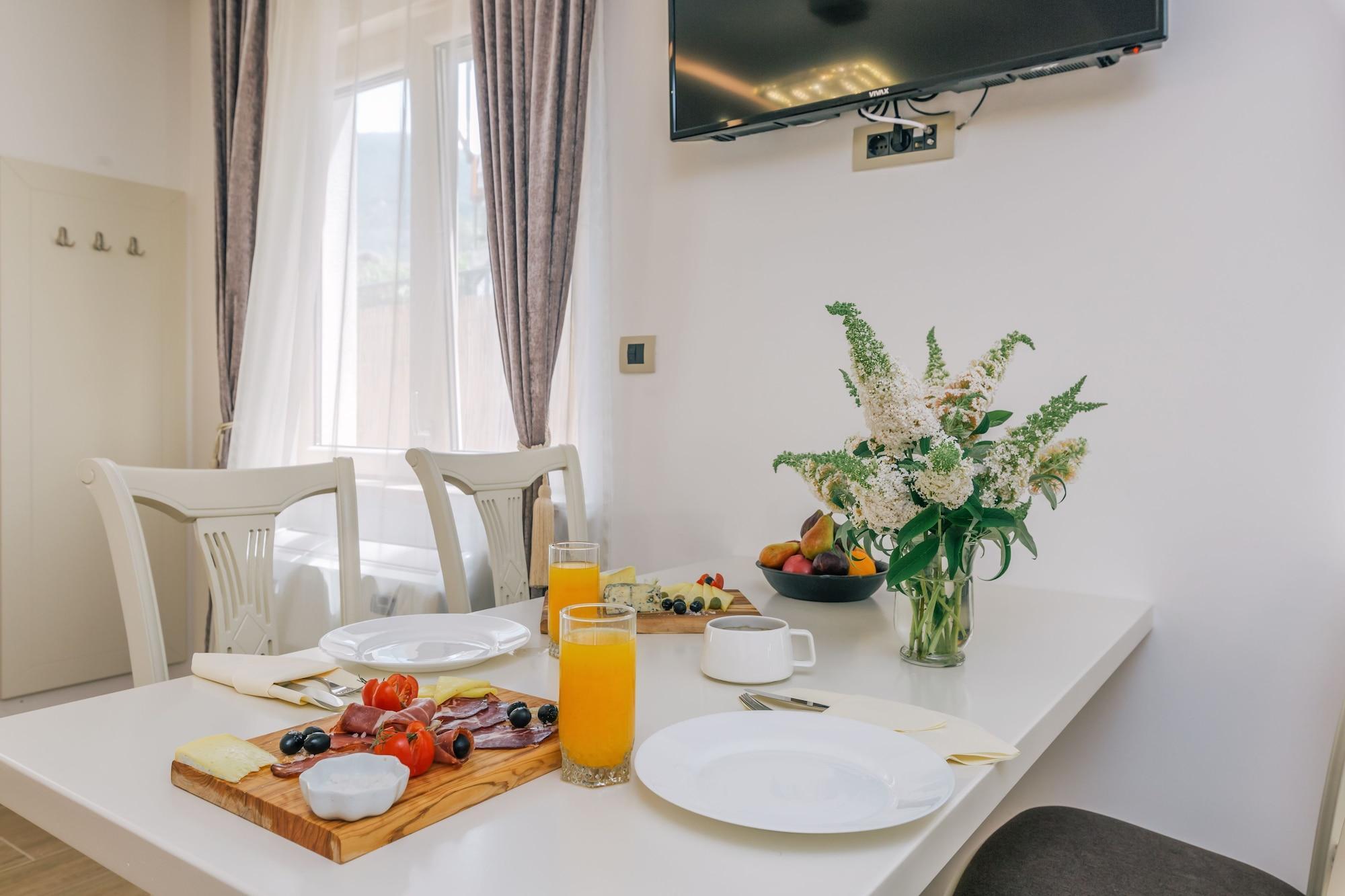 Splendido Mb Apartments Tivat Ngoại thất bức ảnh